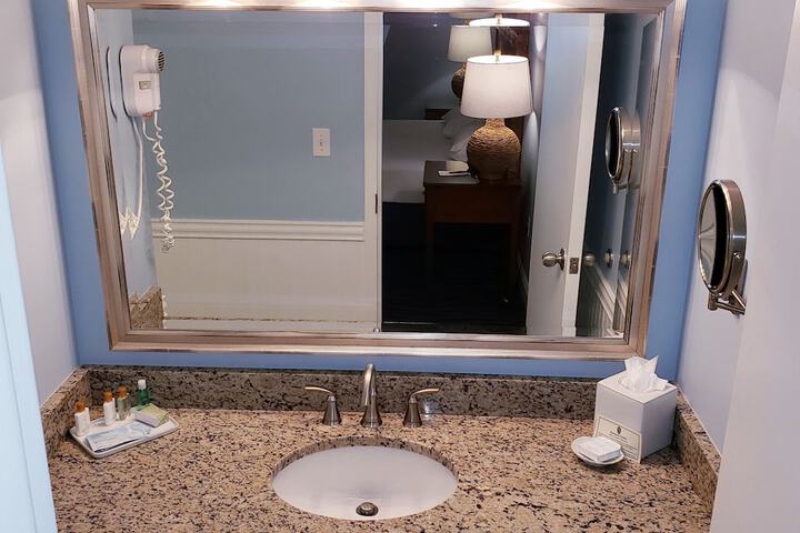 Room 107 of 169