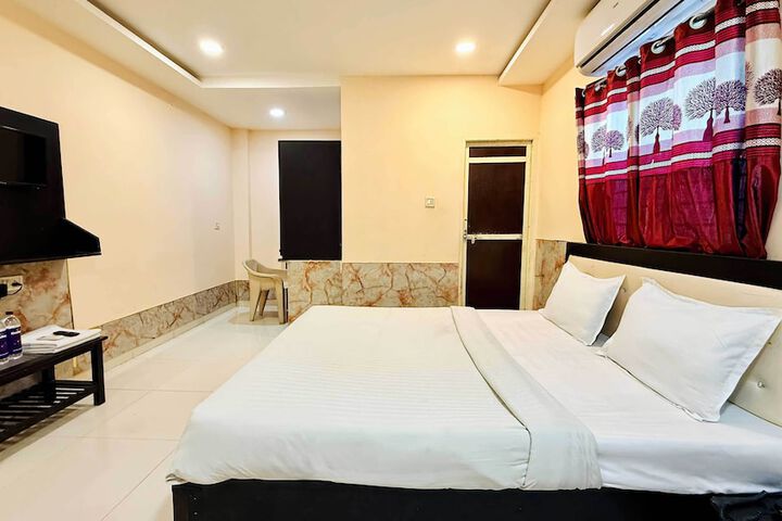 Room 7 of 48