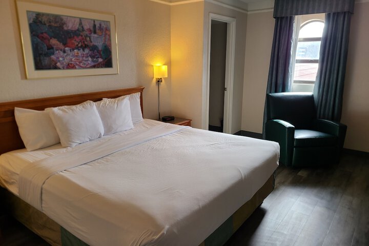 Room 10 of 38