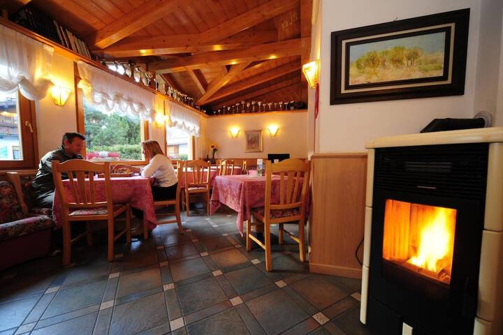 Dining 46 of 67
