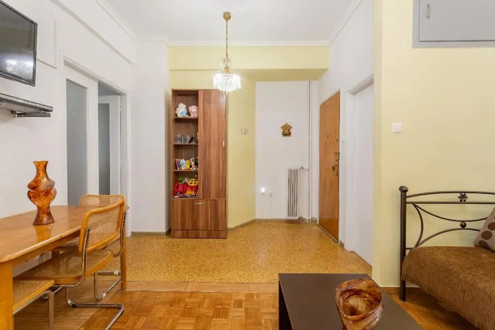 Room 4 of 14
