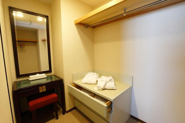 Room 21 of 58