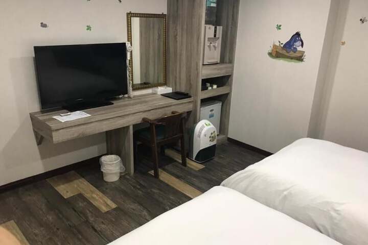Room 18 of 46