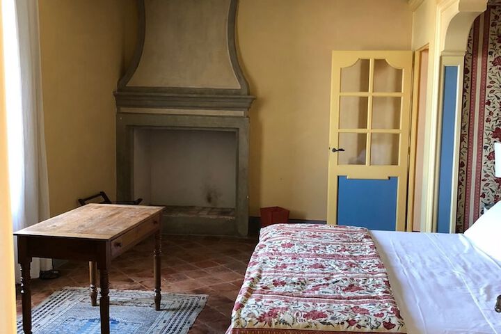 Room 8 of 31