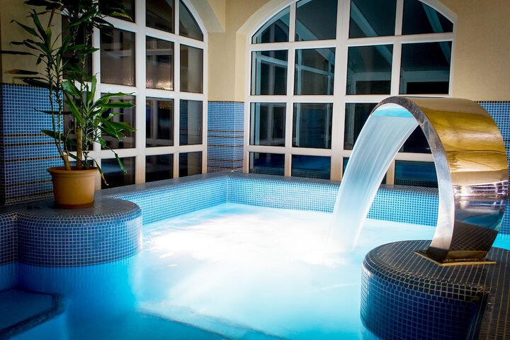 Pool 33 of 54