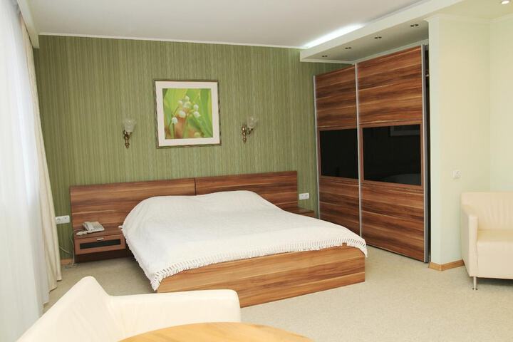Room 23 of 66