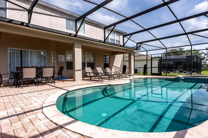 Pool 11 of 22