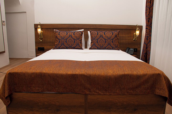 Room 6 of 21