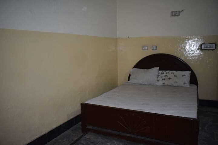 Room 7 of 8