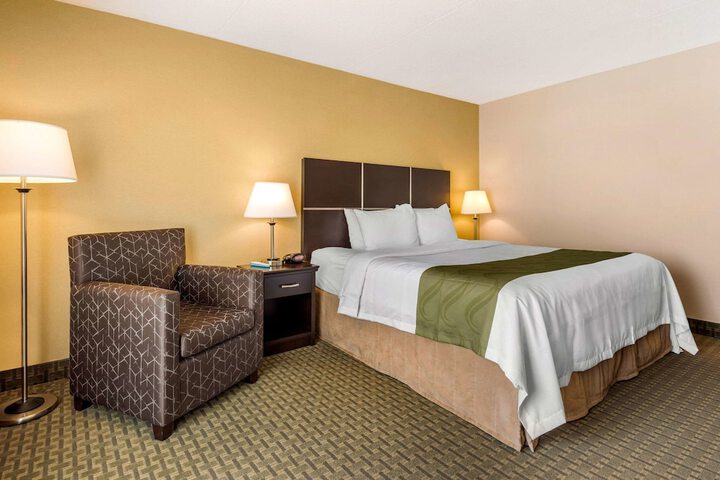 1 King Bed (13 of 13)