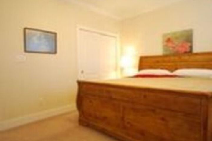 Room 6 of 13