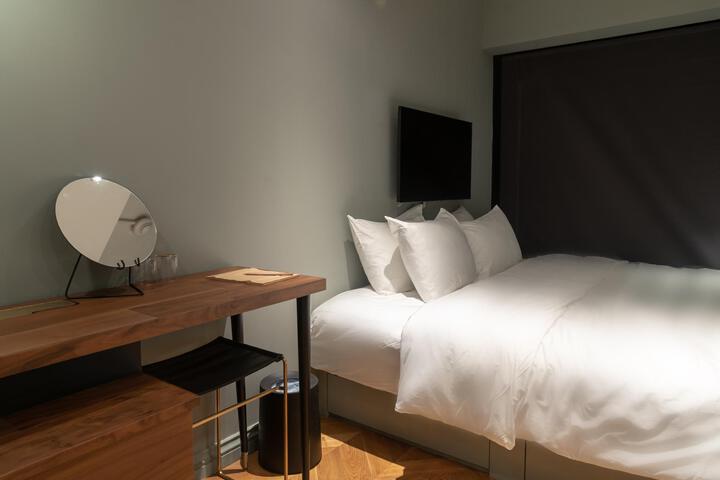 Room 5 of 15