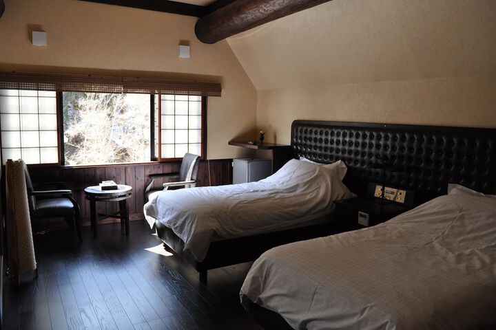 Room 4 of 24