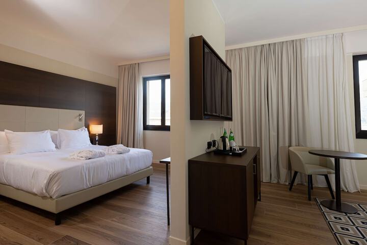 Room 27 of 121