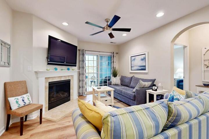 Bayside Resort --- 31574 Winterberry Pkwy Unit 305B