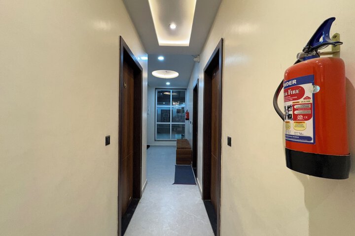 Ballroom/Hall 41 of 43