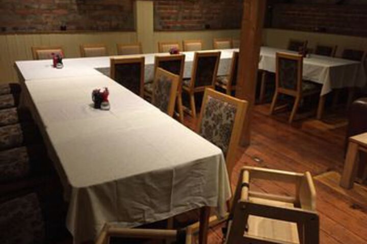 Dining 9 of 25