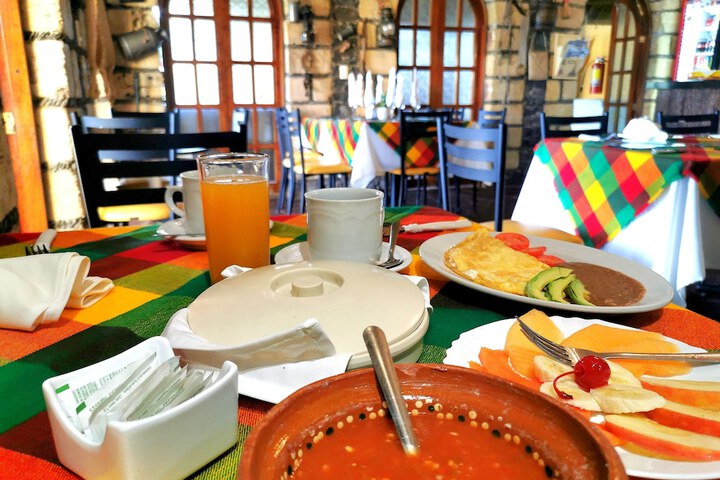 Breakfast/Coffee Service 80 of 104