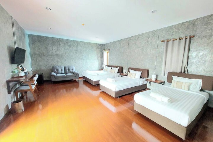 Room 14 of 36