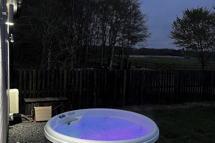 Pool 70 of 107