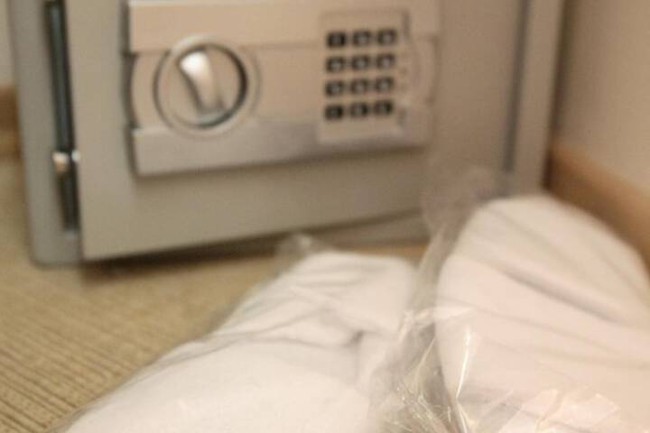 Room 17 of 37