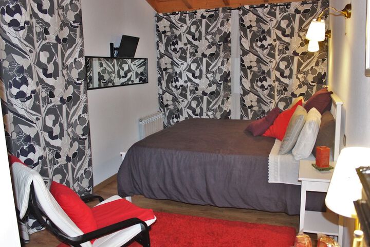 Room 6 of 122