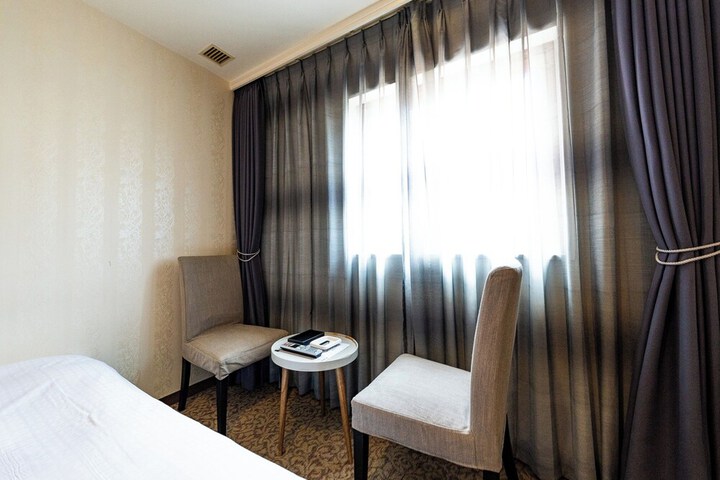 Room 41 of 239