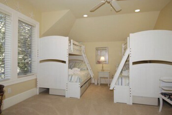 Room 27 of 31