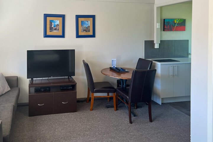 Room 45 of 302