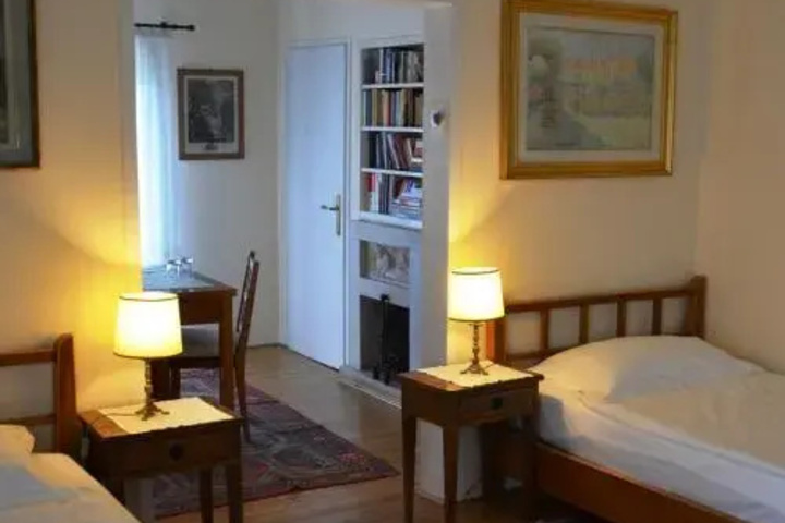 Room 2 of 13