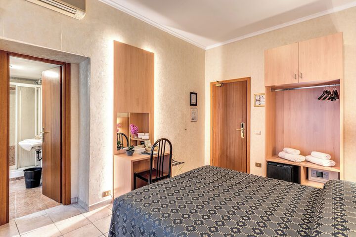 Room 26 of 37