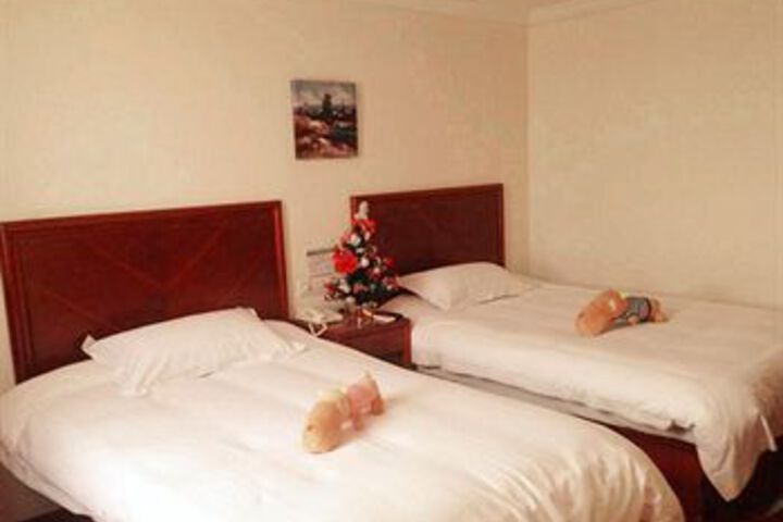 Room 11 of 27
