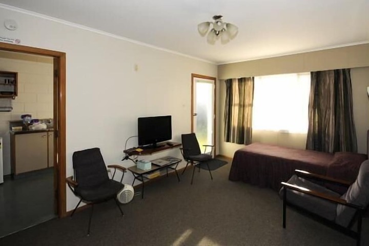 Room 2 of 8