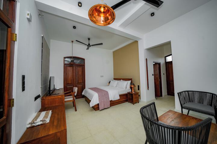 Room 11 of 27