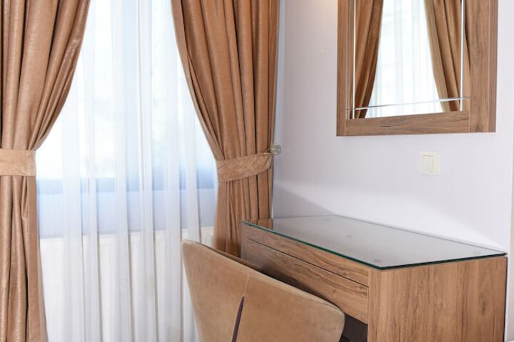Room 10 of 43