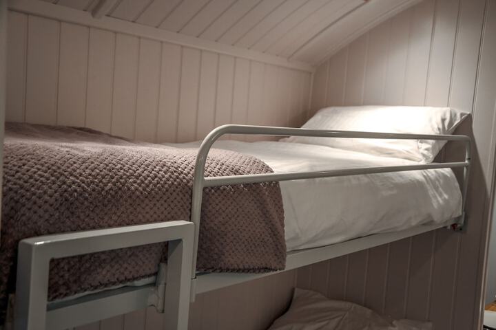 Room 3 of 81