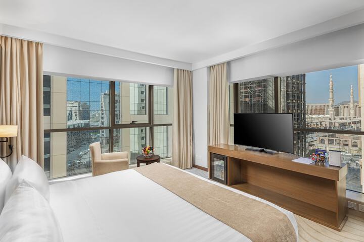 Room 12 of 19