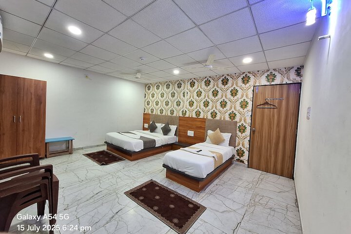 Room 9 of 26