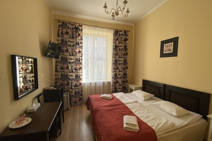 Room 86 of 272