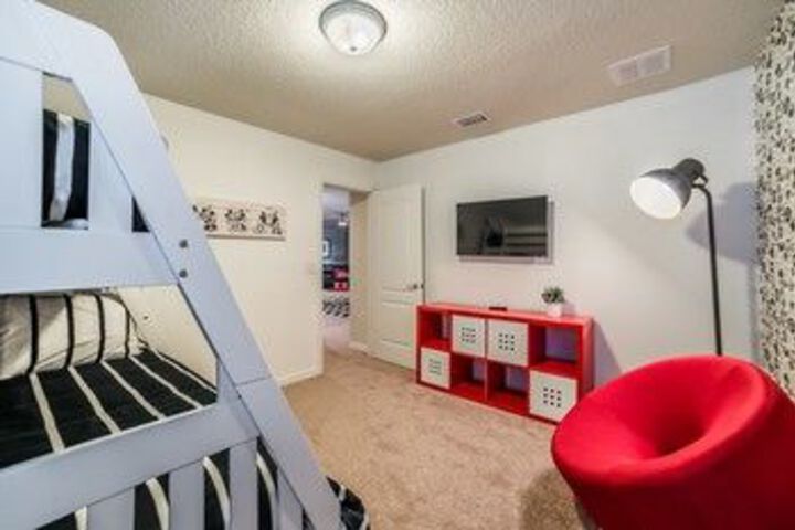 Room 15 of 32