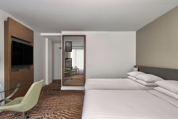 Room 10 of 72