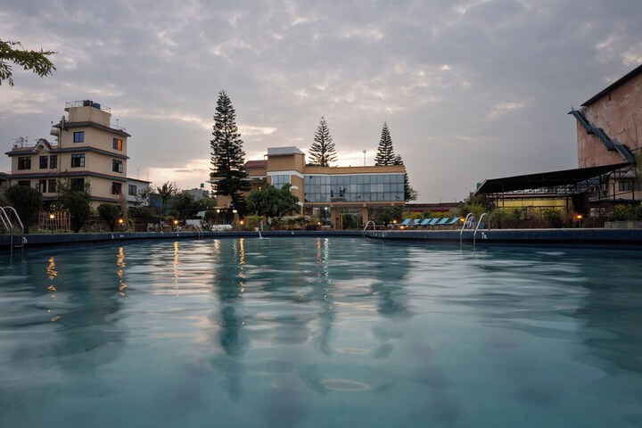 Pool 23 of 60