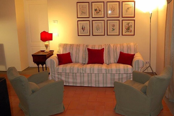 Room 52 of 141