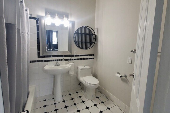 Room 164 of 181