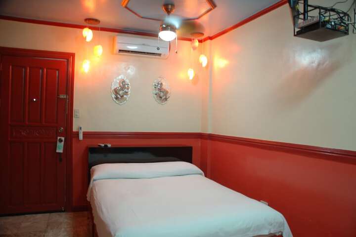 Room 3 of 51