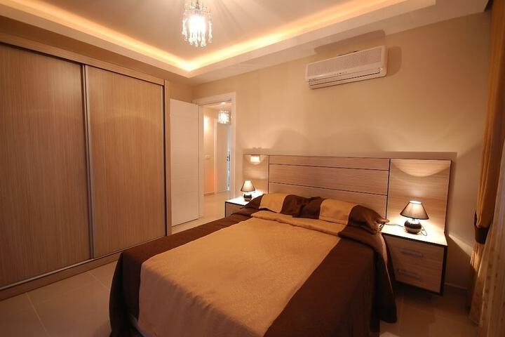 Room 18 of 96