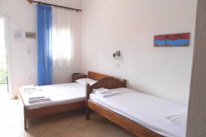 Room 72 of 85