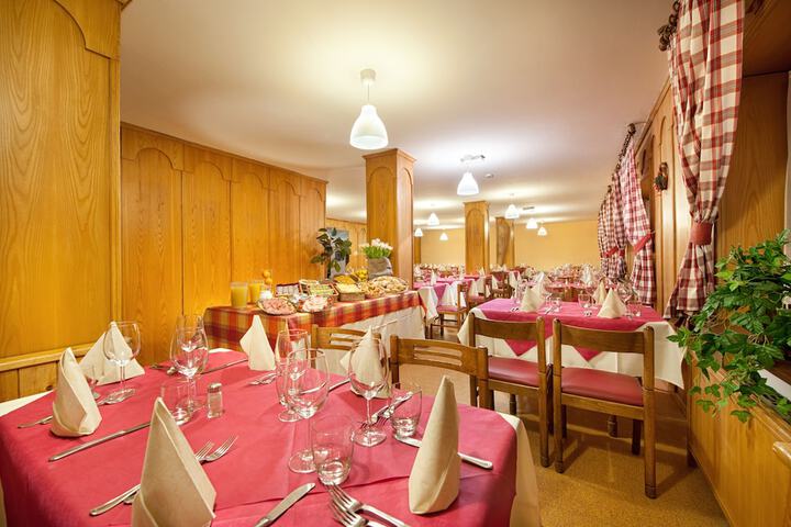 Dining 87 of 112
