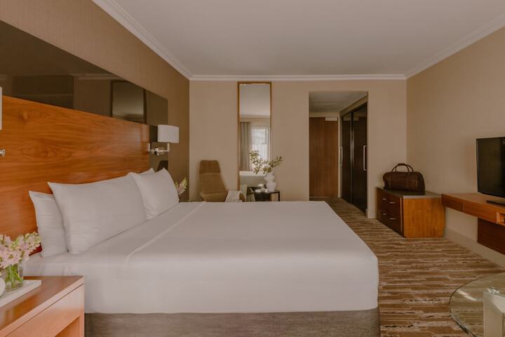 Room 10 of 107