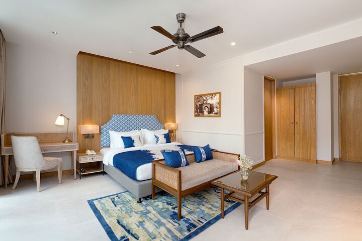 Room 9 of 31